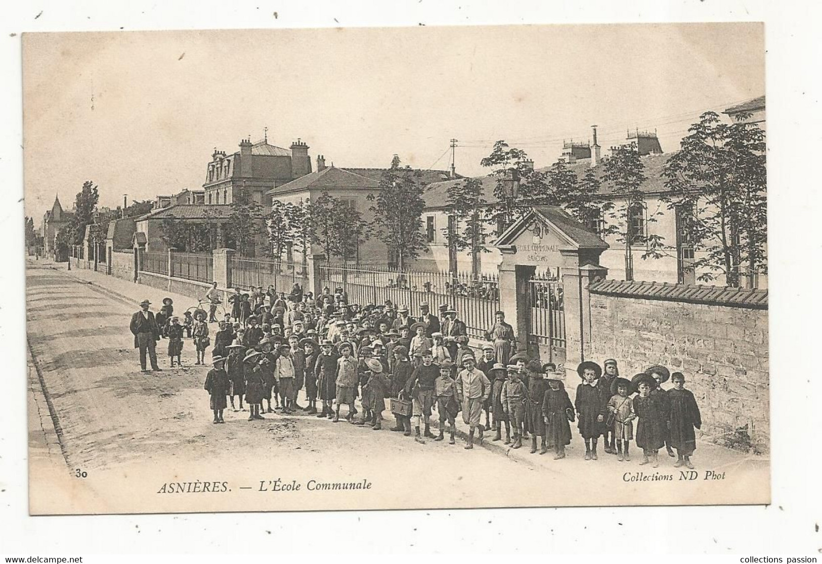 Cp , L'école Communale,  92 ,  ASNIERES,  Vierge - Schulen