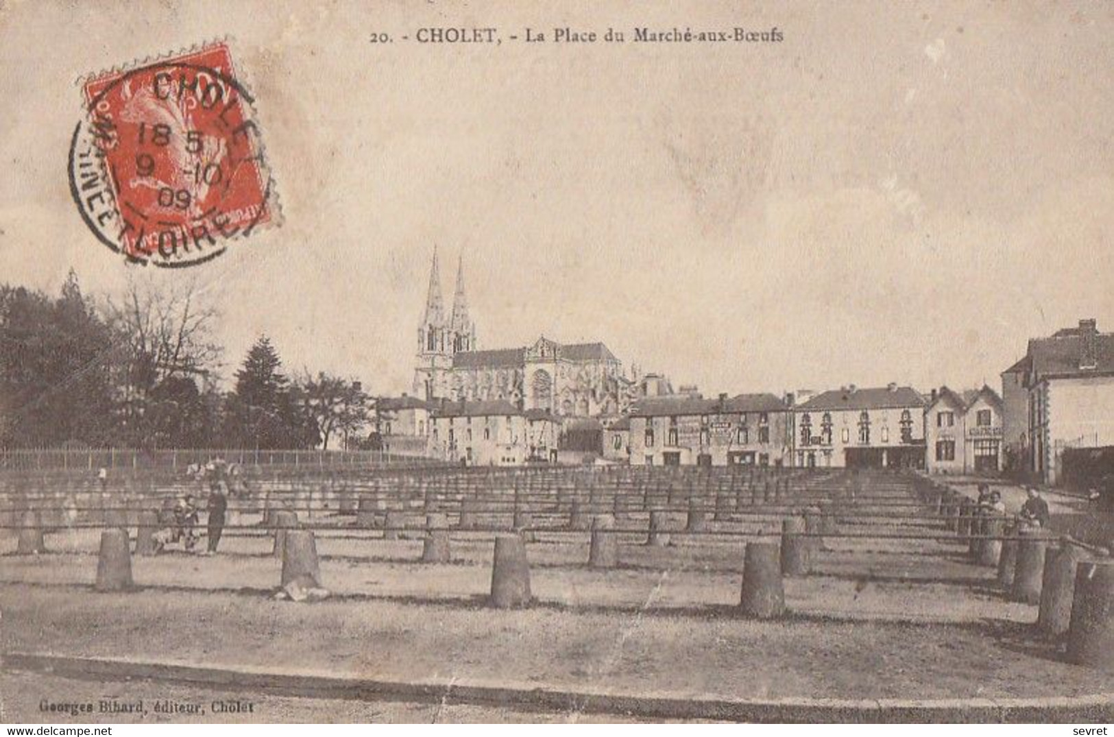 CHOLET. - La Place Du Marché Aux Boeufs - Cholet