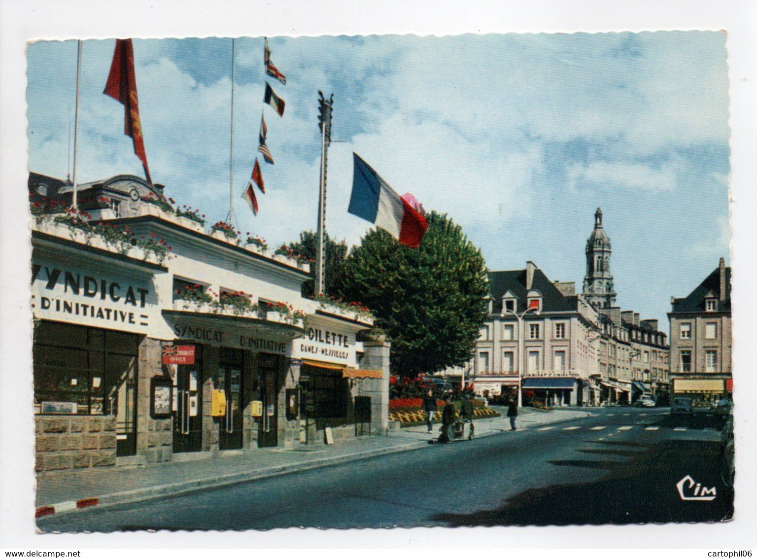 - CPSM AVRANCHES (50) - Place Littré 1966 (SYNDICAT D'INITIATIVE) - Photo CIM 153 - - Avranches