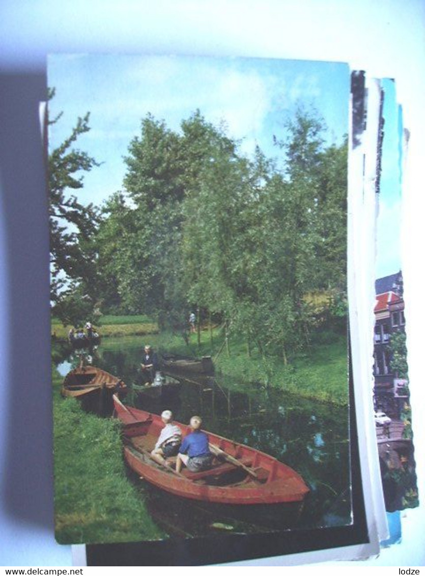 Nederland Holland Pays Bas Giethoorn Karakteristiek Met Bootjes - Giethoorn