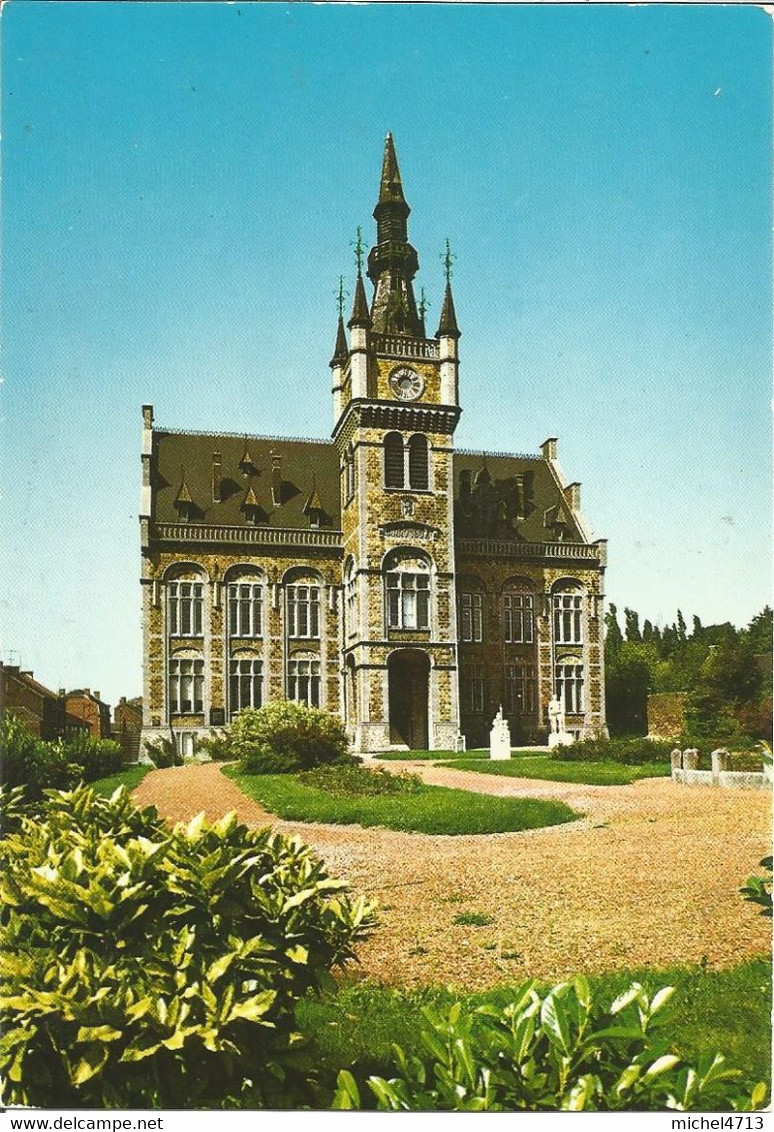 HOTEL DE VILLE   4051 - Courcelles