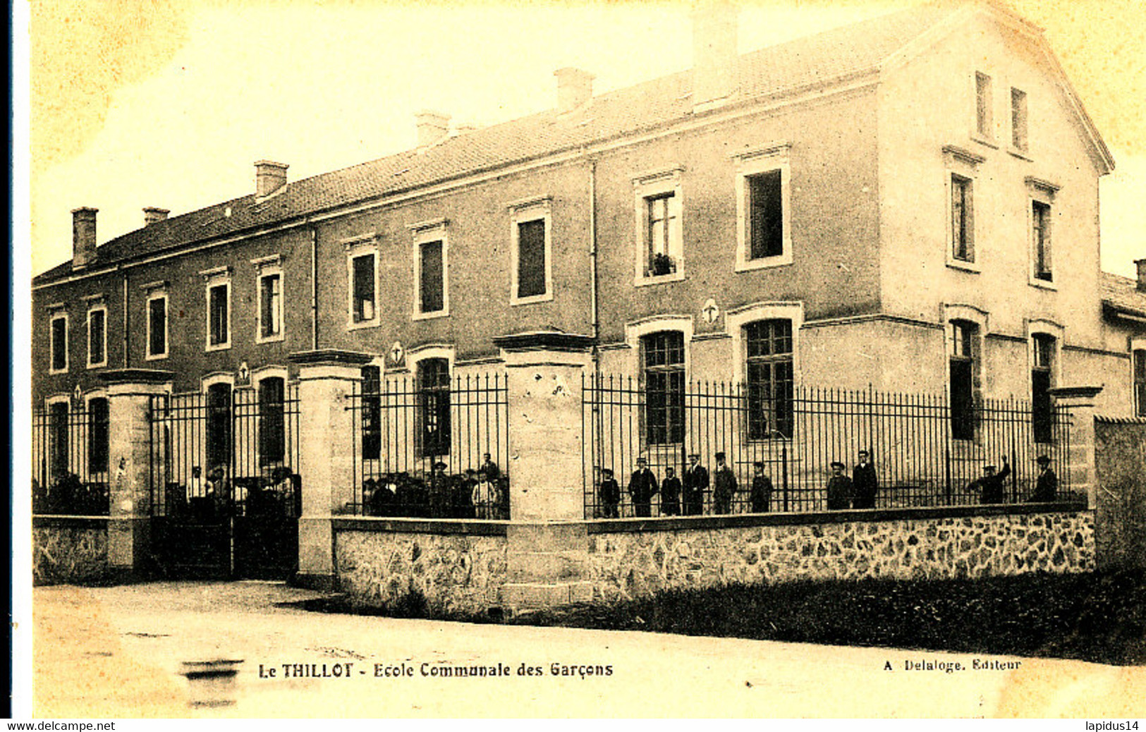 AT 201 /  C P A  LE THILLOT    (88)  ECOLE COMMUNALE DES GARCONS - Le Thillot