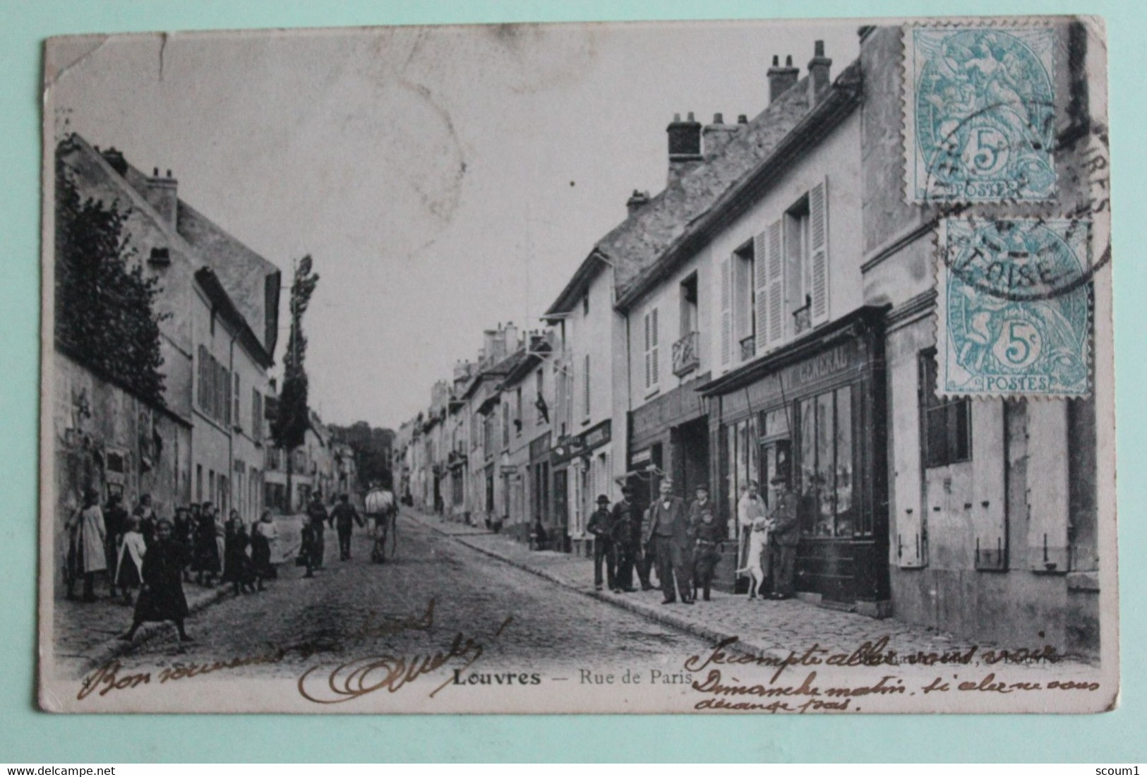 Louvres Rue De Paris Animee Dos Non Divise - Louvres