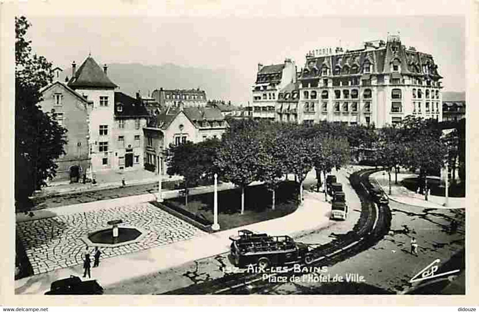 73 - Aix Les Bains - Place De L'Hotel De Ville - Animée - Automobiles - CPA - Voir Scans Recto-Verso - Aix Les Bains