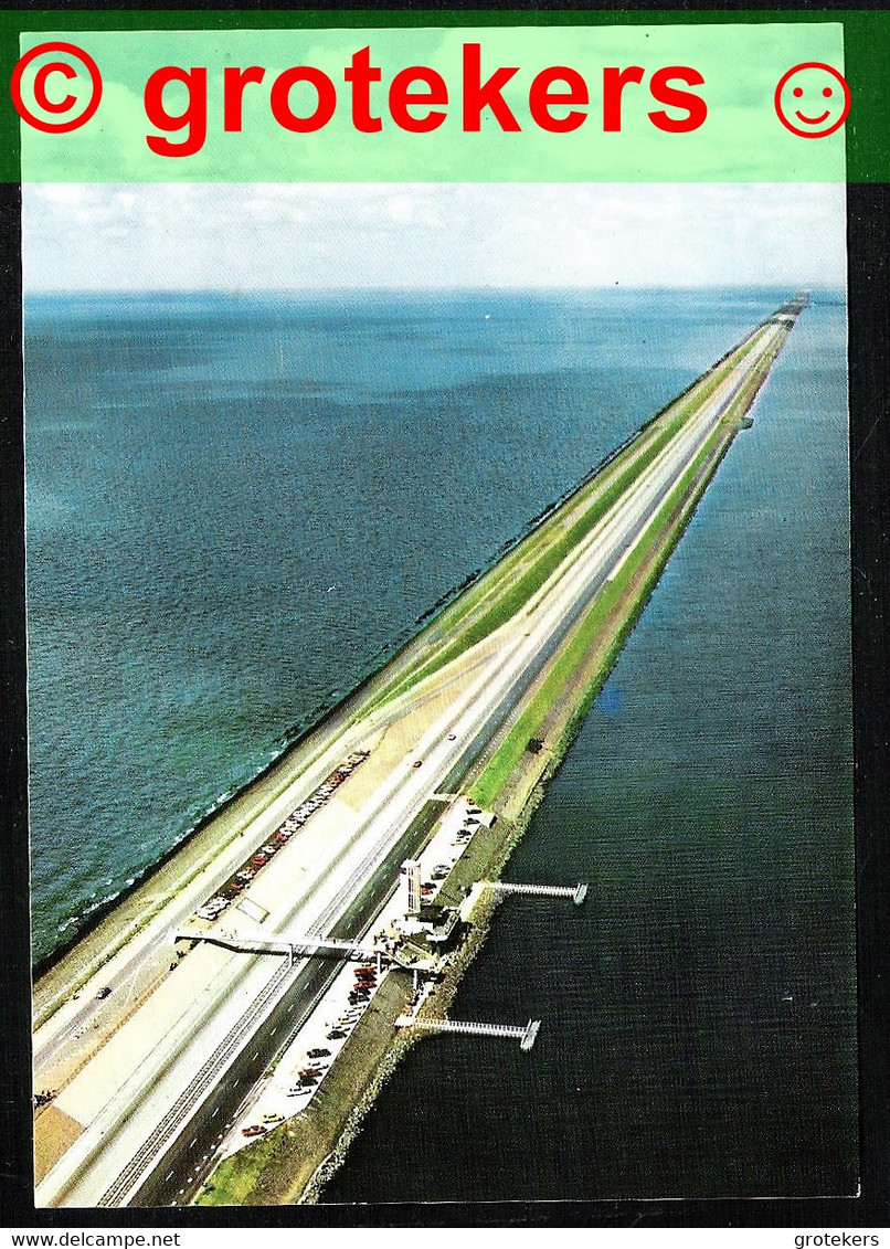 AFSLUITDIJK Met Monument In Vogelvlucht ± 1977 - Den Oever (& Afsluitdijk)