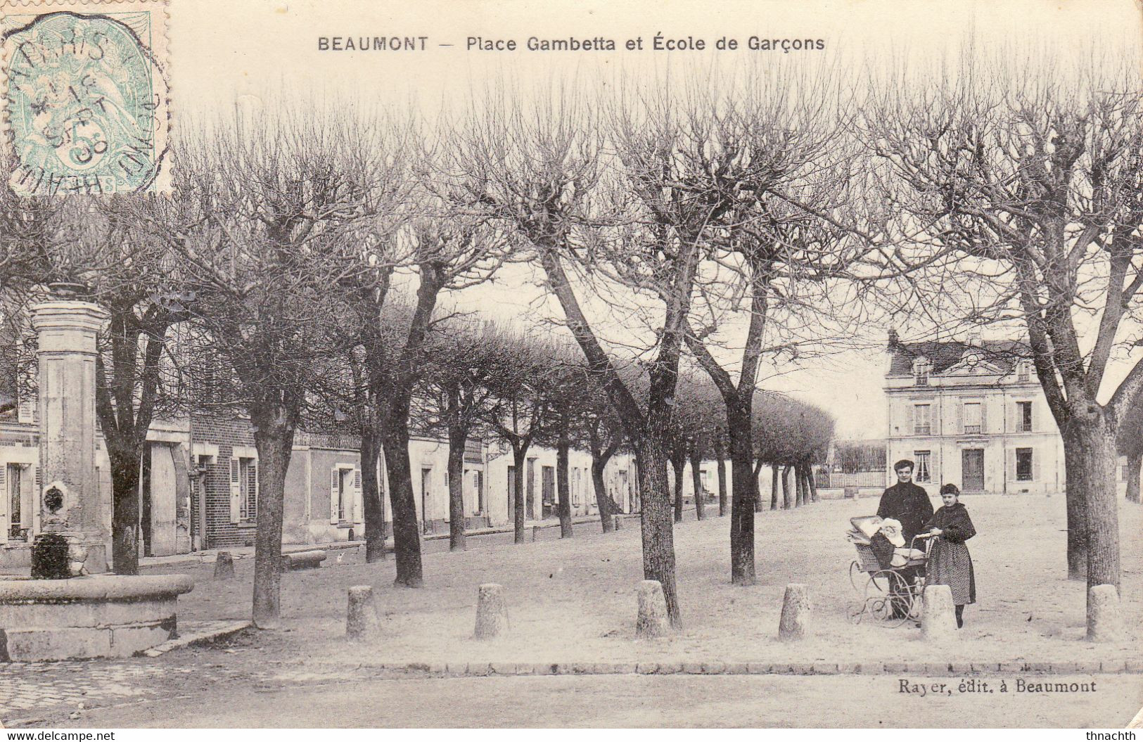 1906 -BEAUMONT-SUR-OISE- LA PLACE GAMBETTA ET ECOLE DE GARCONS - Beaumont Sur Oise