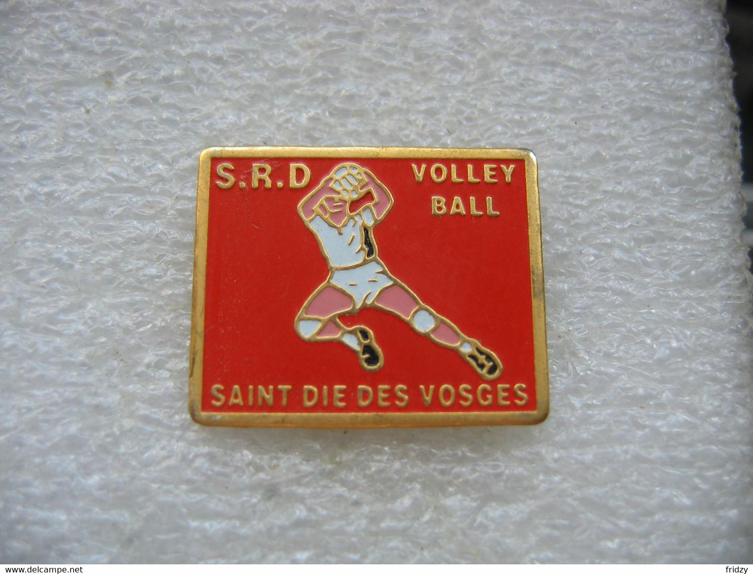 Pin's Du Club Des SRD Volleyball à Saint Dié Des Vosges - Volleyball