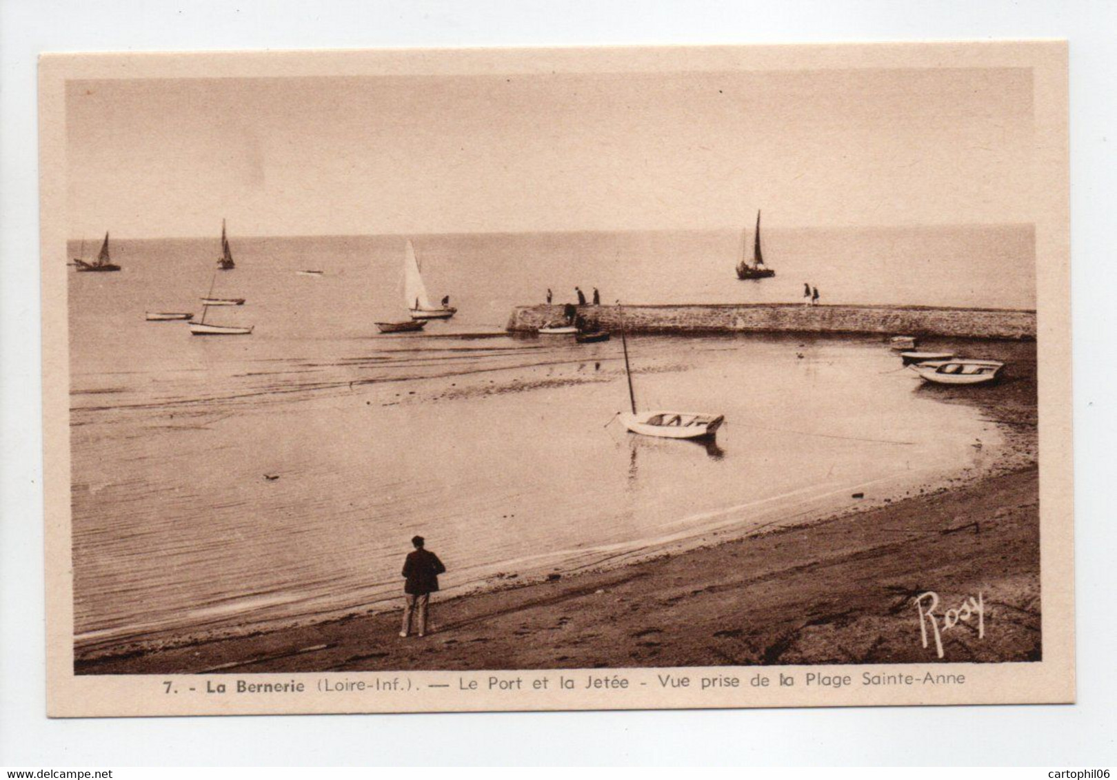 - CPA LA BERNERIE (44) - Le Port Et La Jetée - Vue Prise De La Plage Sainte-Anne - Edition Chapeau N° 7 - - La Bernerie-en-Retz