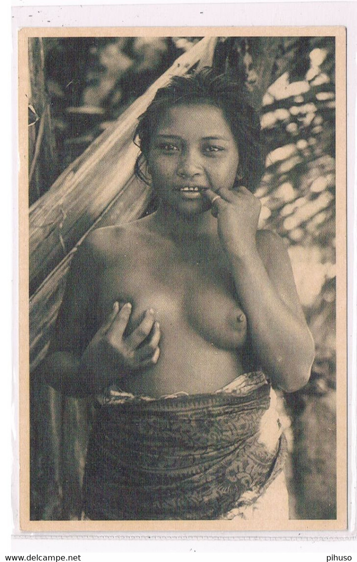 ASIA-1725  Young GIrl From Indonesia ( Demi-Nude) - Indonésie