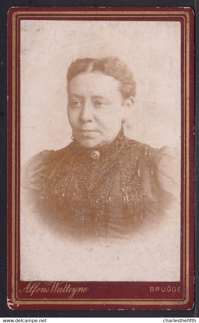 VIEILLE PHOTO CDV  - DAME RICHE - MODE - COIFFURE - PHOTO WATTEYNE BRUGES - Old (before 1900)