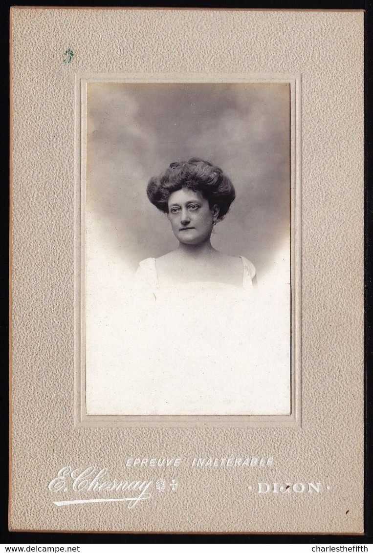 VIEILLE GRANDE PHOTO MONTEE - DAME RICHE - COIFFURE - PHOTO CHESNAY à DIJON - Old (before 1900)