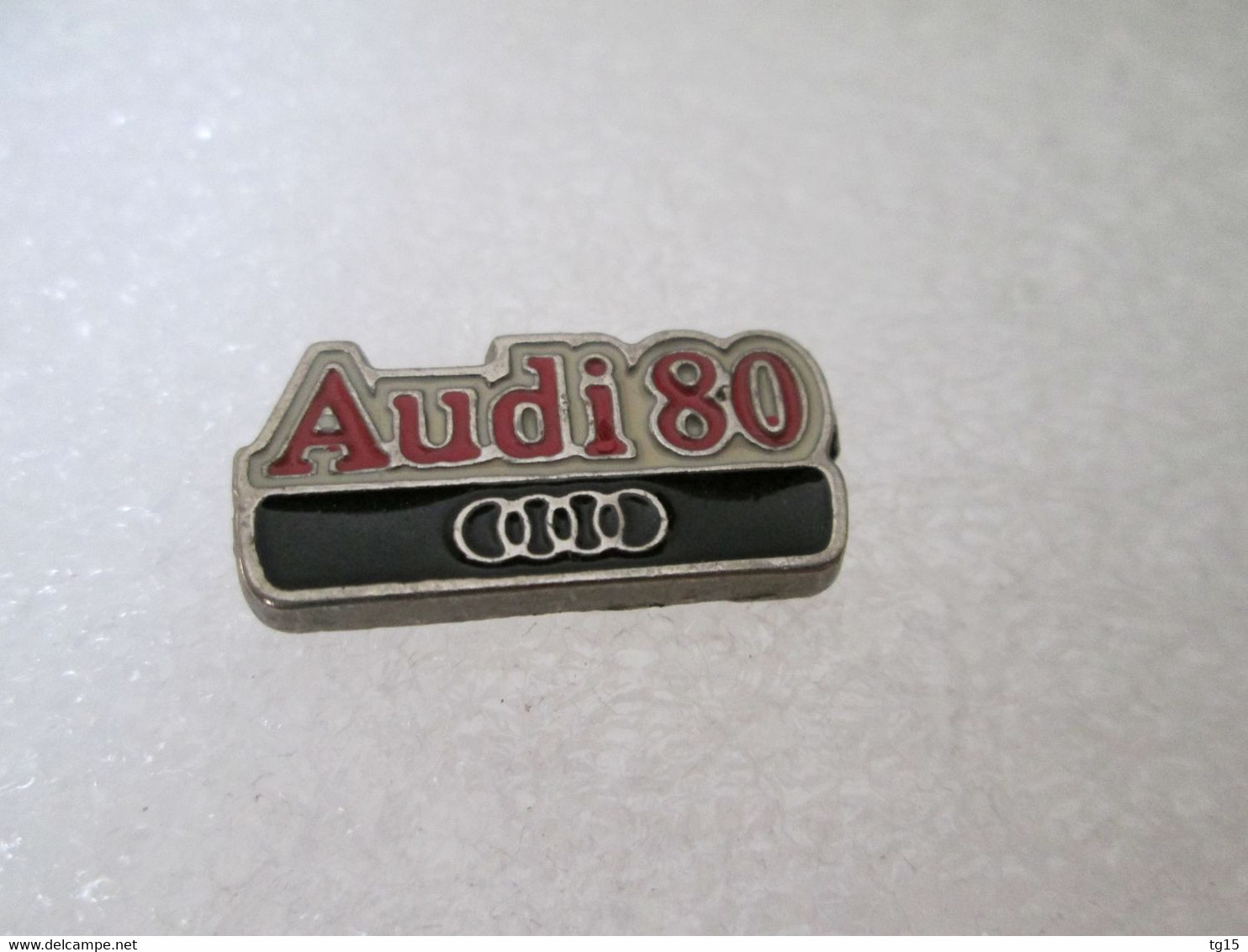 PIN'S      LOGO    AUDI  80 - Audi