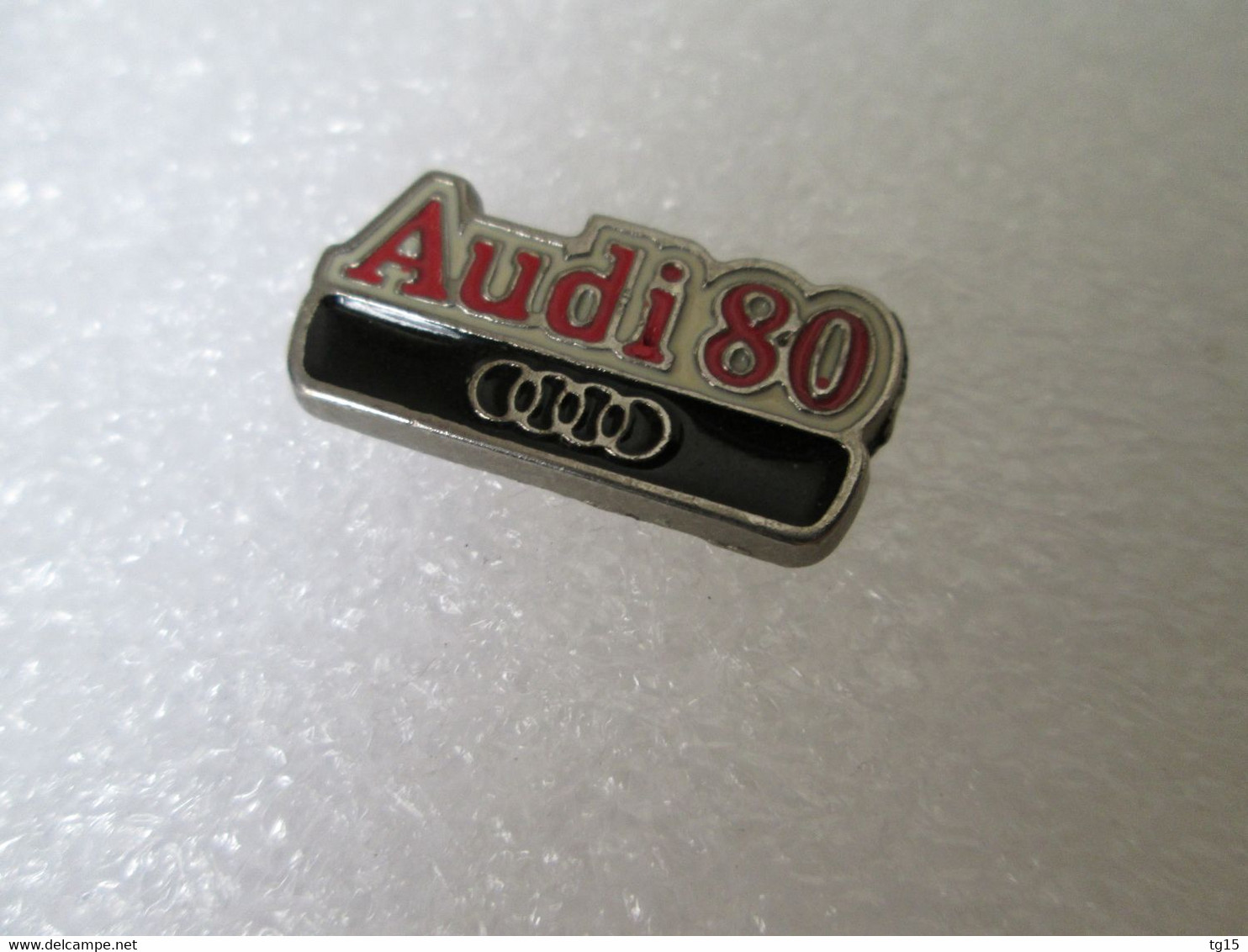 PIN'S      LOGO    AUDI  80 - Audi