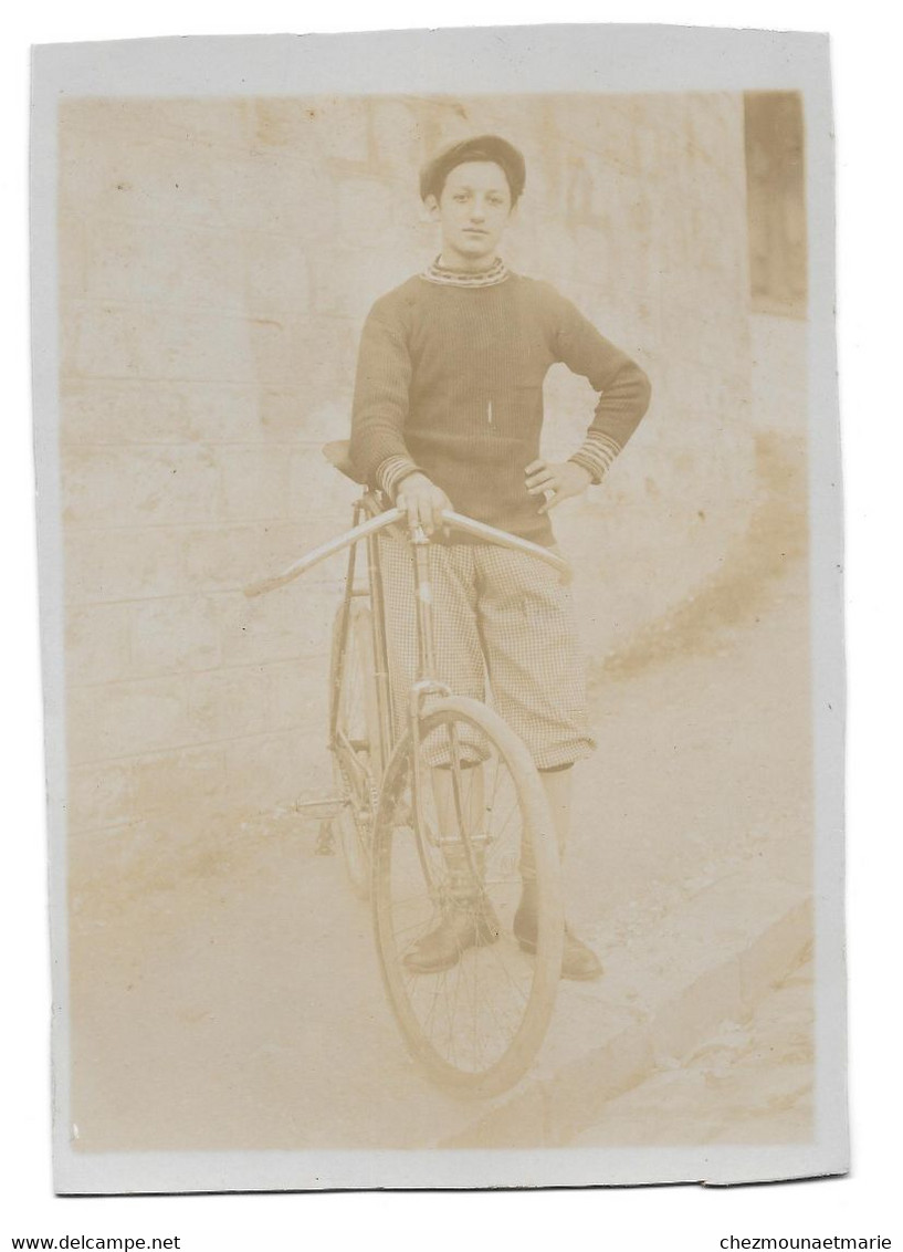 JEUNE CYCLISTE AVEC SON VELO - CDV PHOTO 16*11 CM - Radsport