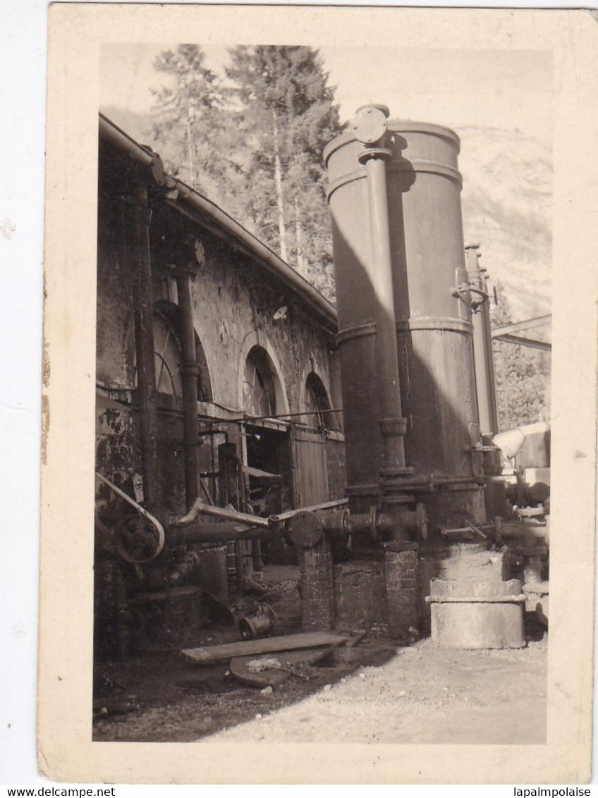 Photo De Particulier Jura Morez Usine A Gaz Gazomètre 1955 Réf 9427 - Guerre, Militaire