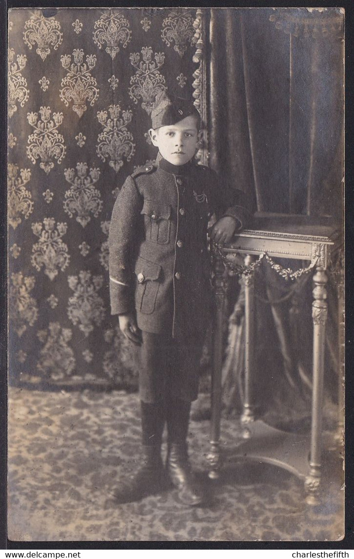 PHOTO MONTEE - ENFANT SOLDAT ARMEE BELGE ( Cadet ?) " JOSEPH VANDENBERGHE " 1919 - Antiche (ante 1900)