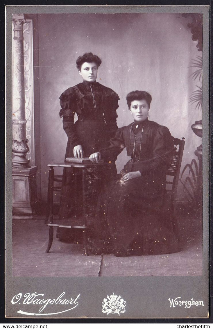 GRANDE PHOTO MONTEE  - 2 JEUNES DAMES - MODE - SUPER !! Photographe WAEGEBAERT WAEREGHEM - Alte (vor 1900)