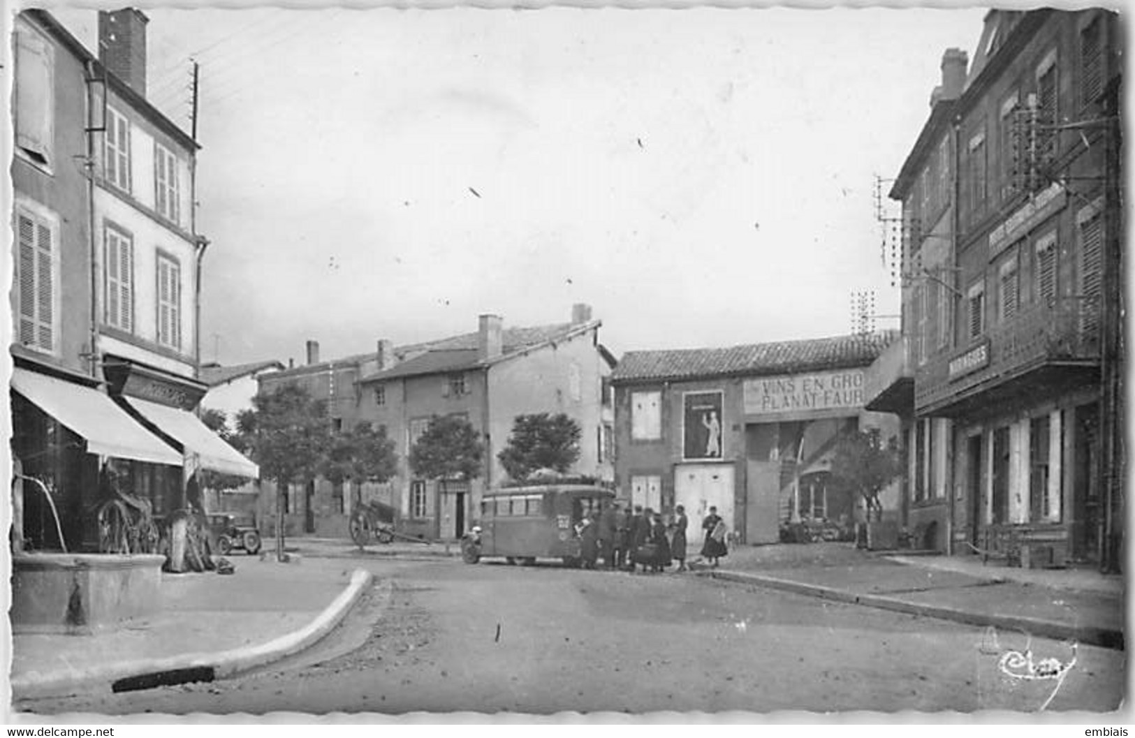 63 - MARINGUES - Carte Photo La Poste, Le Boulevard Du Chérry, L'Autobus, Les Commerces  1952 - Maringues