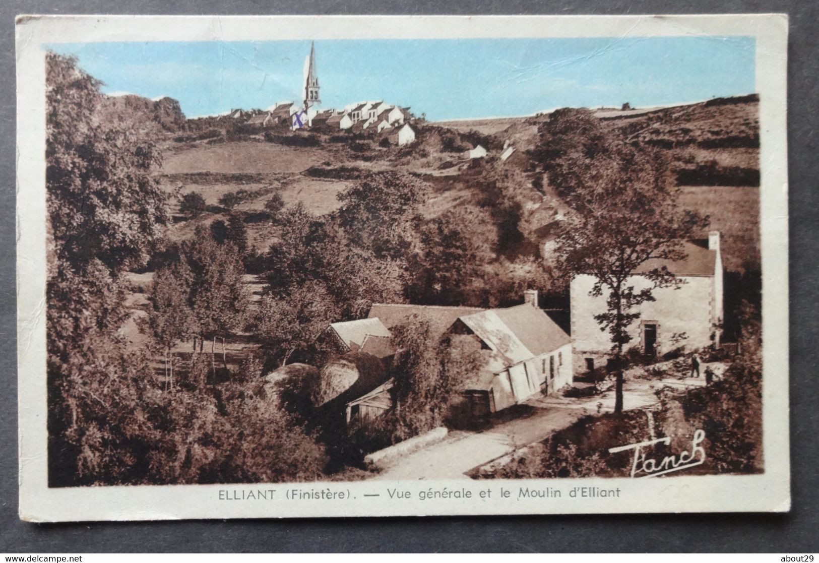 CPA 29 ELLIANT - Vue Générale Et Le Moulin - Edit Fanch - Ref. J 157 - Elliant