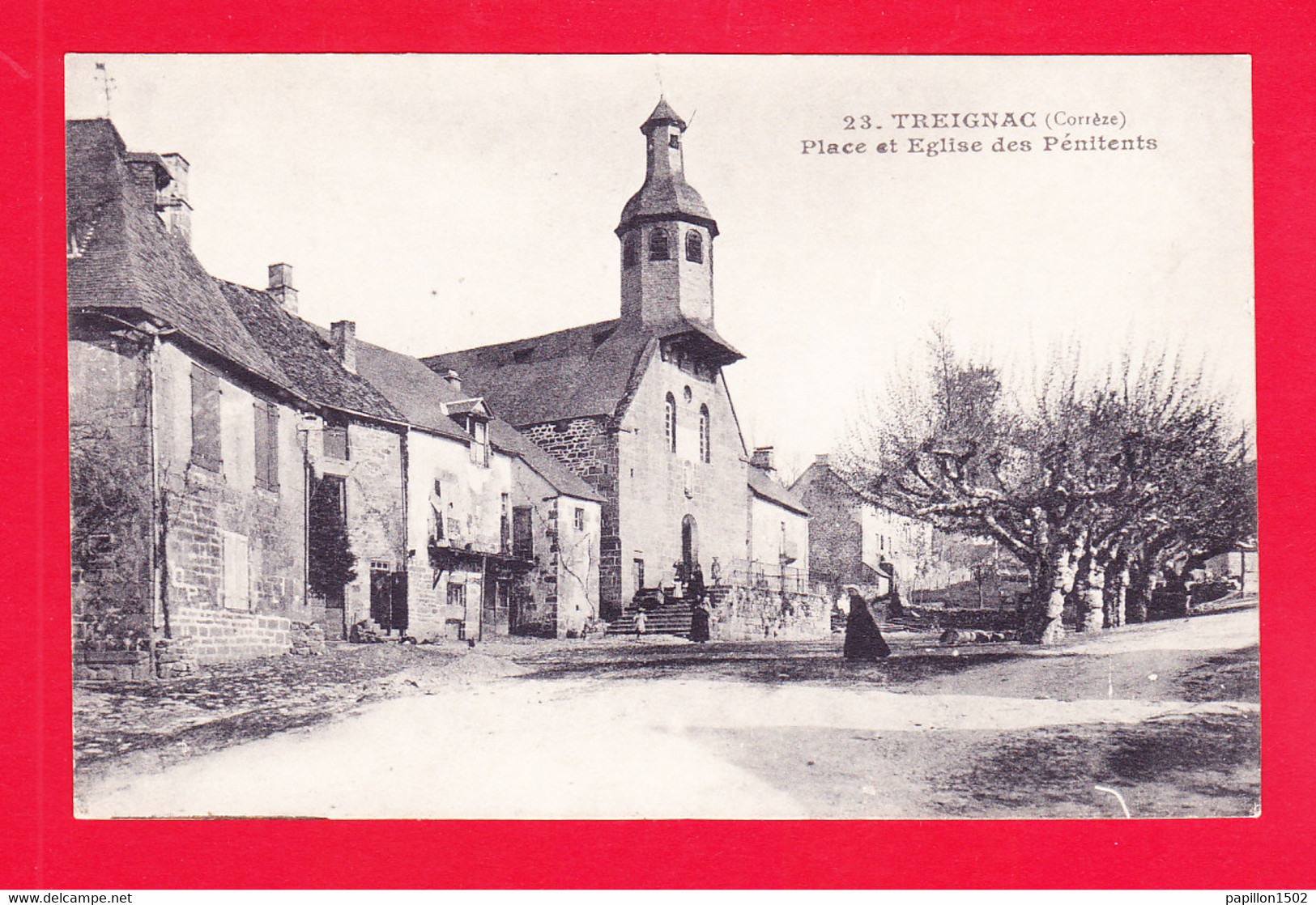 F-19-Treignac-09A53 La Place Et L'église Des Pénitents, Cpa BE - Treignac