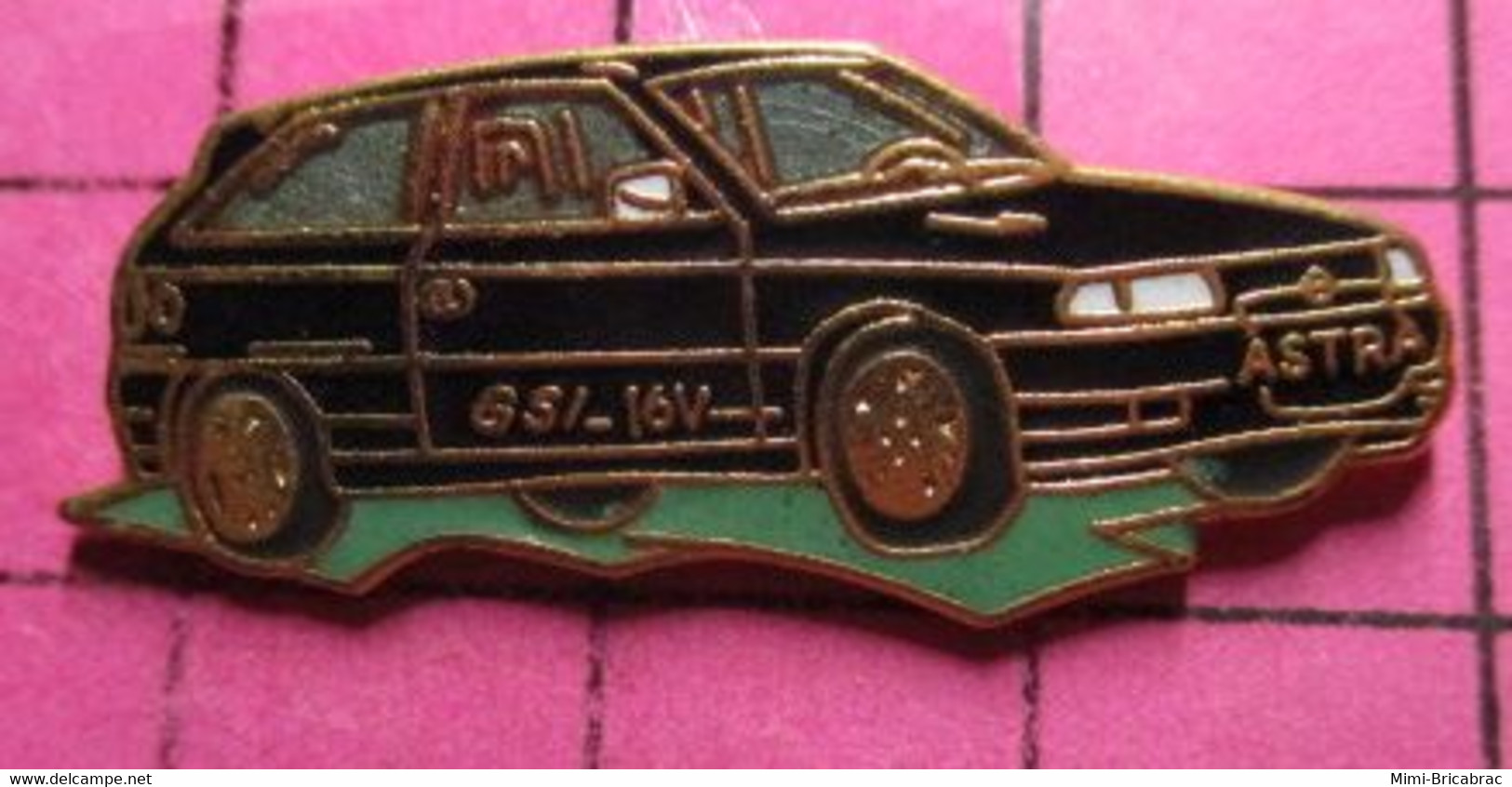 810g Pin's Pins / Beau Et Rare / THEME : AUTOMOBILES / OPEL ASTRA GSI 16V Par DEMONS & MERVEILLES - Opel