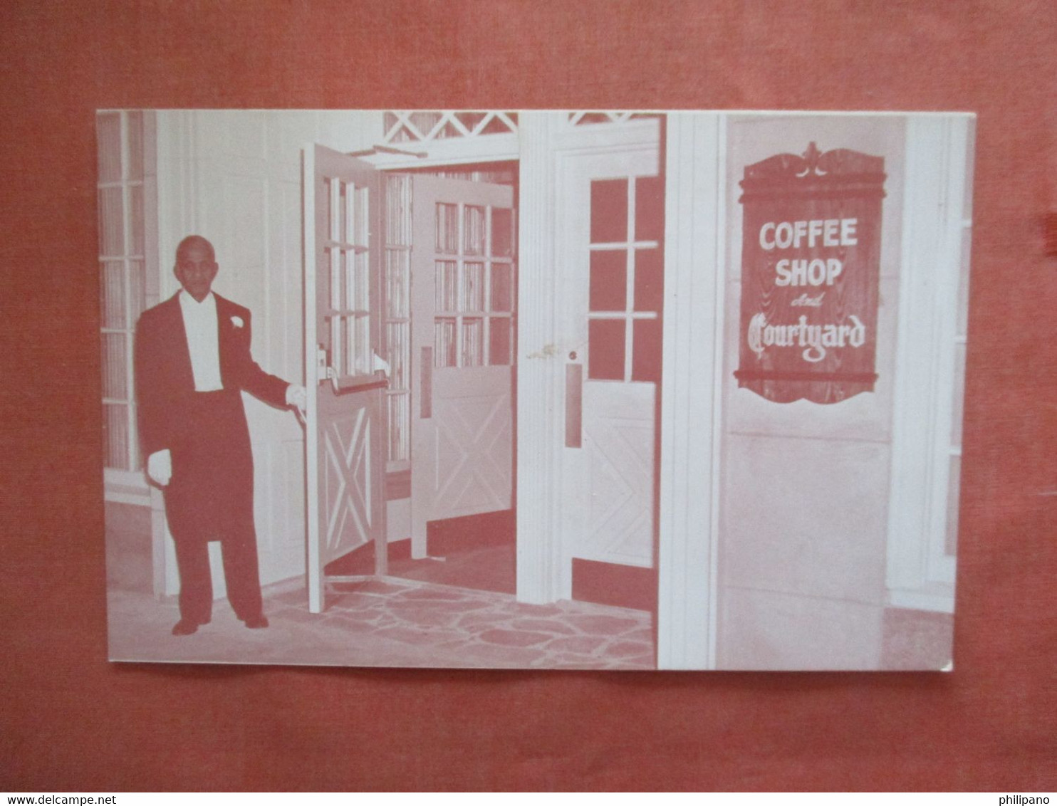 Black Doorman  Francis Marion Hotel     South Carolina > Charleston    Ref 5099 - Charleston