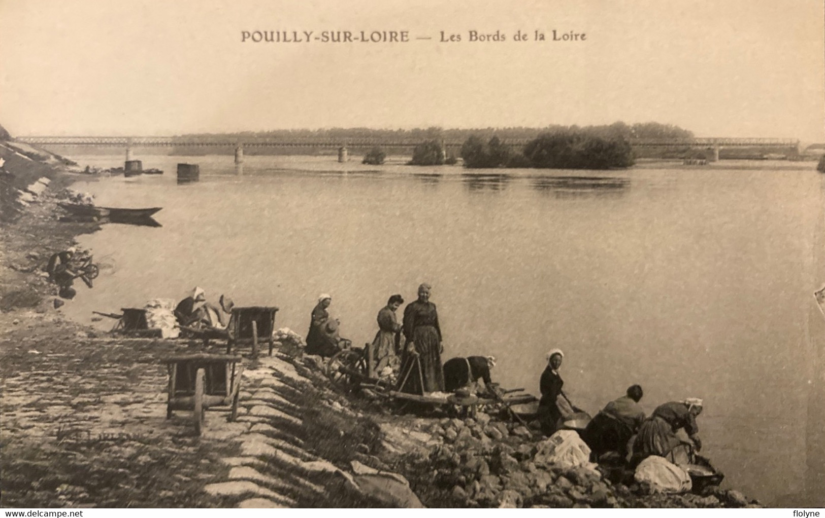 Pouilly Sur Loire - Les Bords De La Loire - Lavoir Laveuses Lavandière - Pouilly Sur Loire