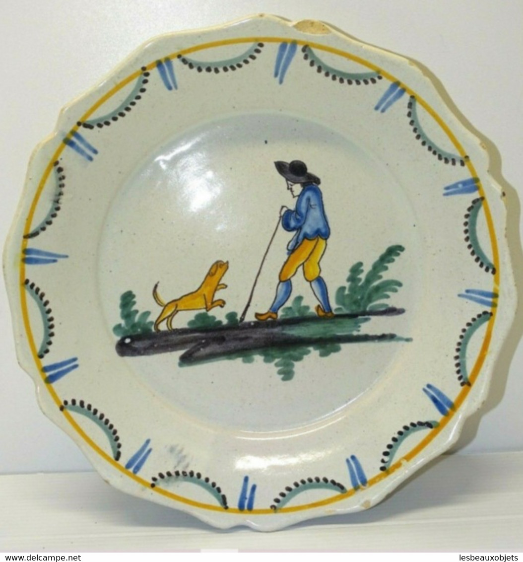 BELLE ASSIETTE XVIIIe BERGER Et SON CHIEN NEVERS BEL ETAT COLLECTION CERAMIQUE Déco Vitrine - Nevers (FRA)