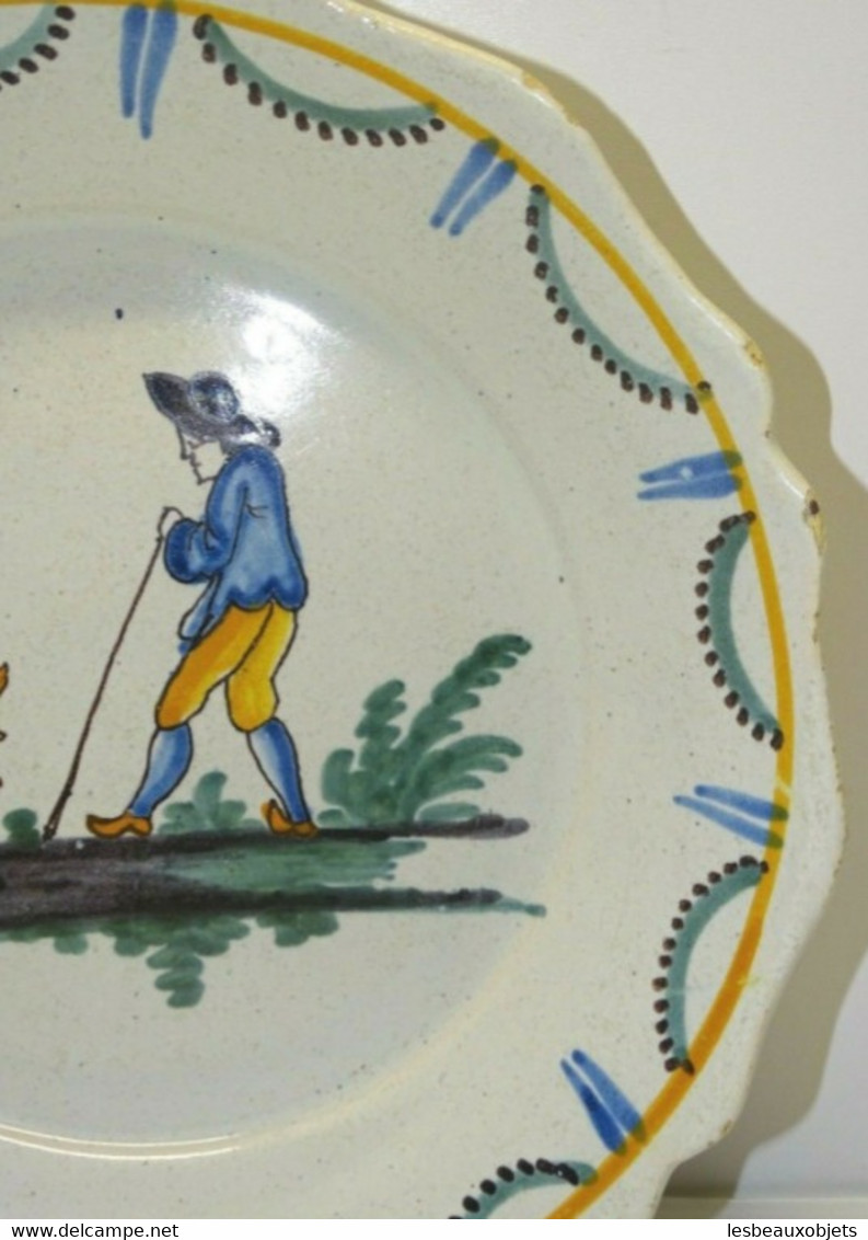 BELLE ASSIETTE XVIIIe BERGER et SON CHIEN NEVERS BEL ETAT COLLECTION CERAMIQUE déco vitrine