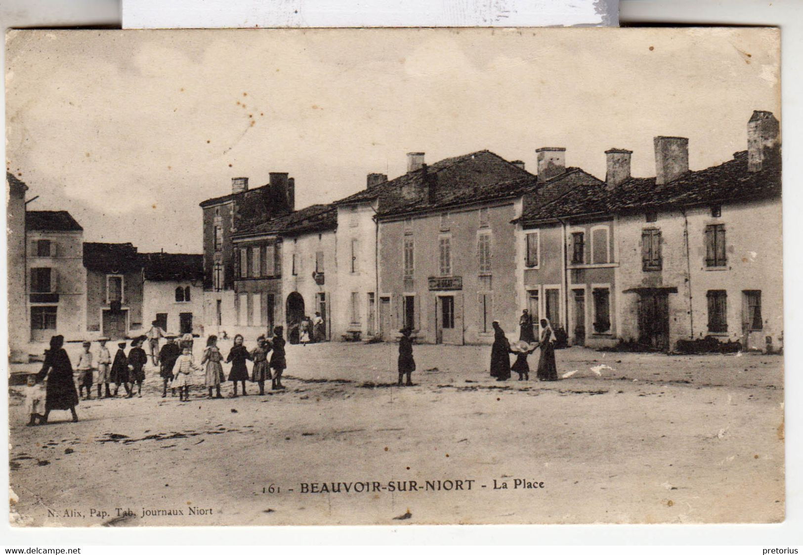 DEPT 79 / BEAUVOIR SUR NIORT - LA PLACE - 1905 - Beauvoir Sur Niort