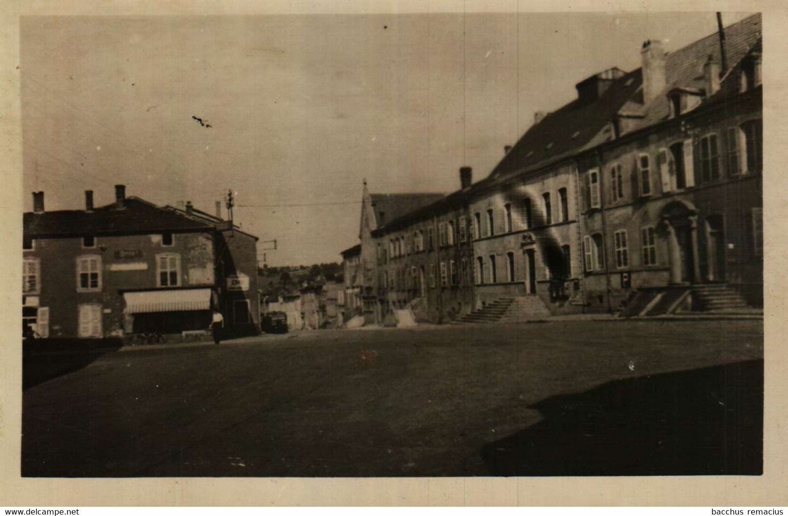 BOUZONVILLE - Place De L'Hotel De Ville - Boulay Moselle