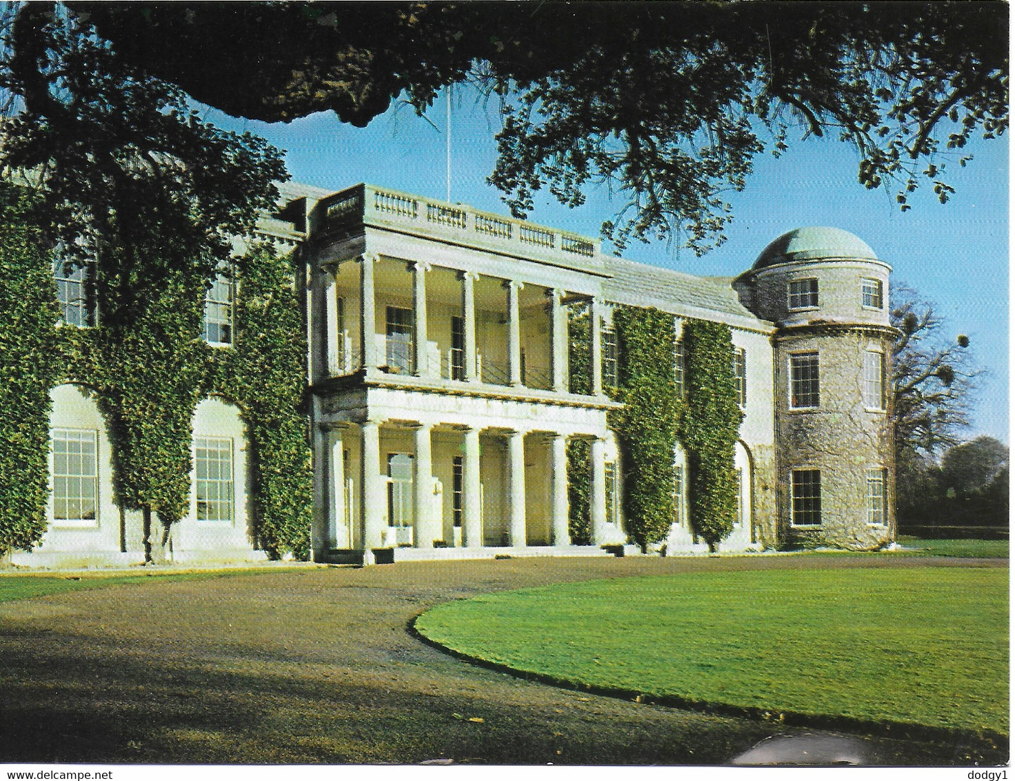 GOODWOOD HOUSE, CHICHESTER, SUSSEX, ENGLAND. UNUSED POSTCARD  Ps9 - Chichester