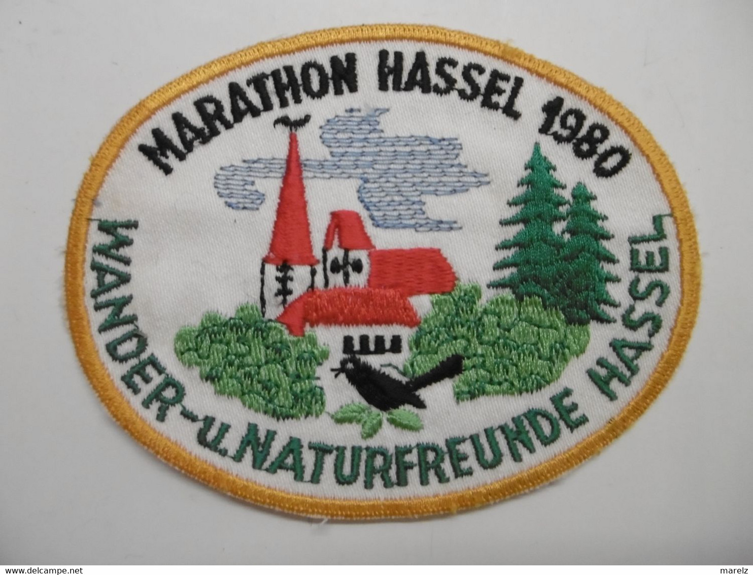 Ecusson Brodé Sport Athlétisme HASSEL MARATHON 1980 WANDER-u. NATURFREUNDE HASSEL - LUXEMBOURG - Athlétisme