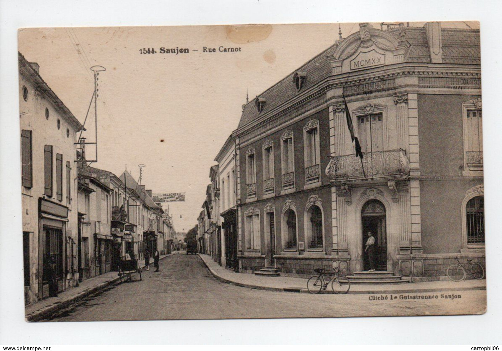 - CPA SAUJON (17) - Rue Carnot 1931 - Edition Le Guiastrennec 1544 - - Saujon