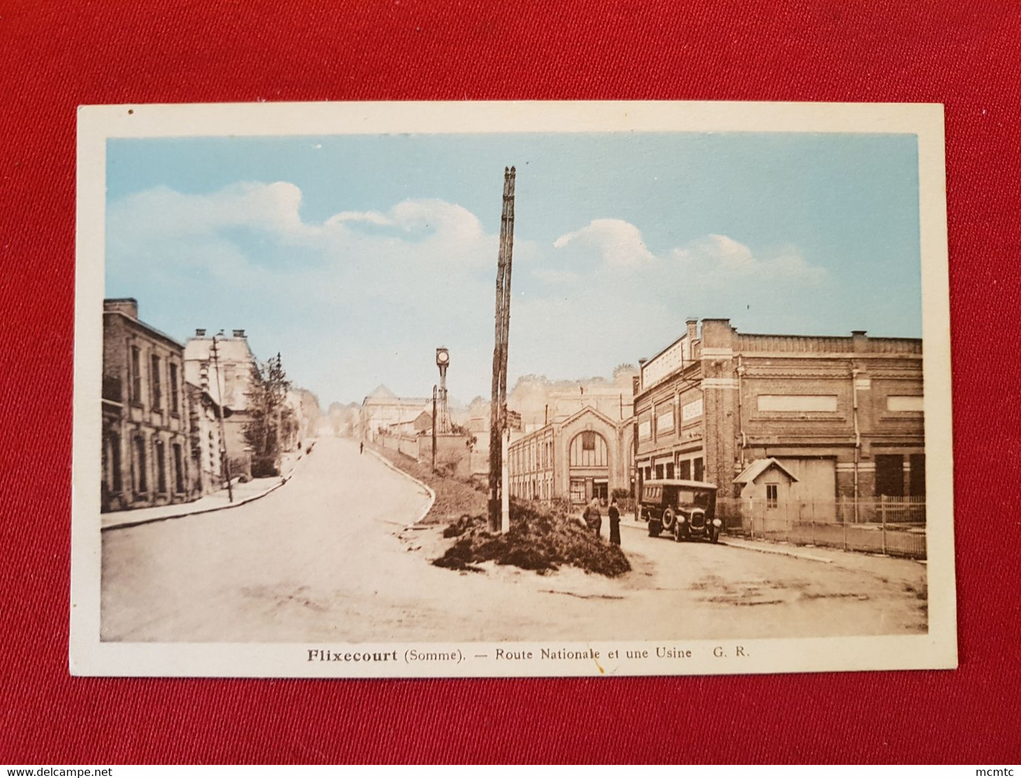 CPA  -   Flixecourt  -  (Somme) - Route Nationale Et Une Usine G.R. - Flixecourt