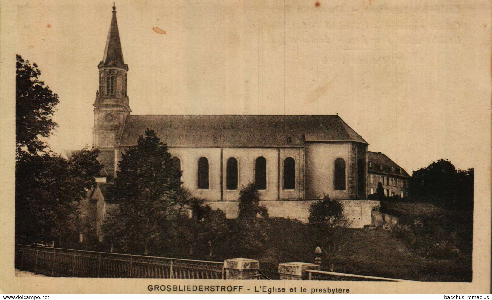 GROSBLIEDERSTROFF L'Église Et Le Presbytère Café-Restaurant Gustave Bar - Sarreguemines