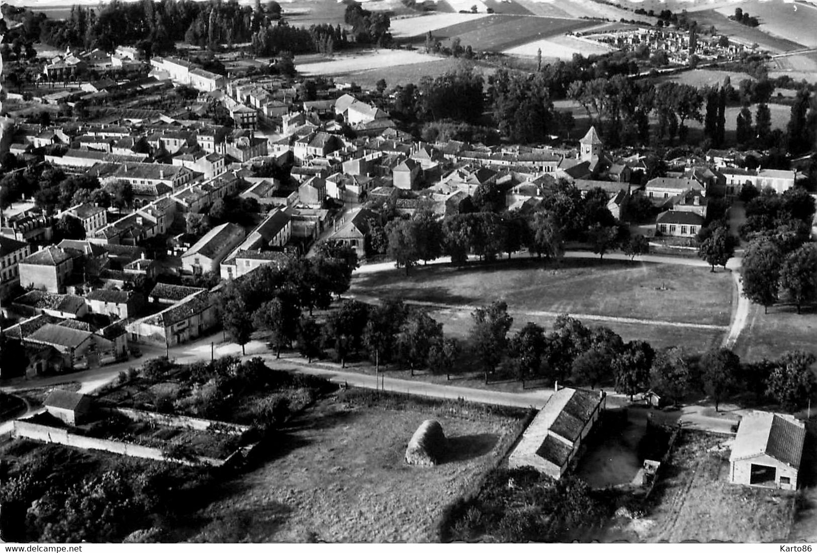 Rouillac * Vue Aérienne Générale De La Commune - Rouillac