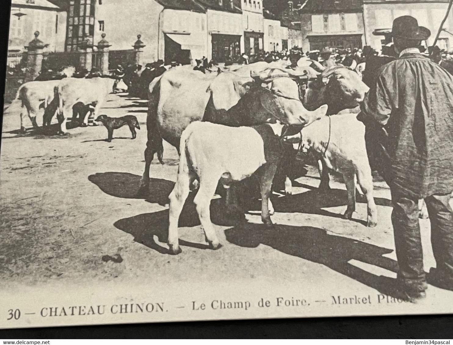 Cpa  Château Chinon, Le Champ De Foire, Market Place Edition Cecodi D’après 1900 Qualité - Chateau Chinon