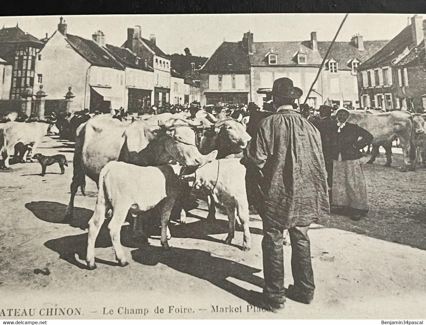 Cpa  Château Chinon, Le Champ De Foire, Market Place Edition Cecodi D’après 1900 Qualité - Chateau Chinon