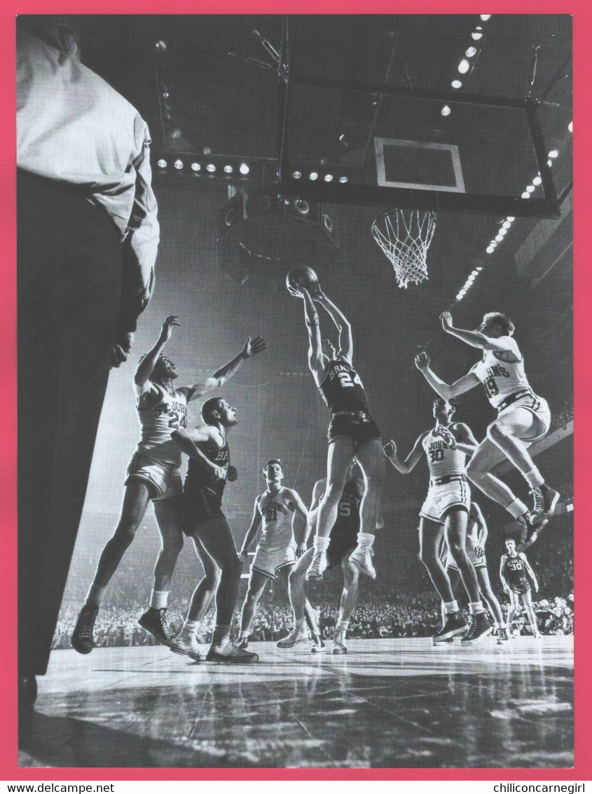 Grande Photo 34,3 X 26 Cm - Janvier 1951 Etats Unis Basket Universitaire - St John's Vainqueur De Bradley - GJONN MILI - Other & Unclassified