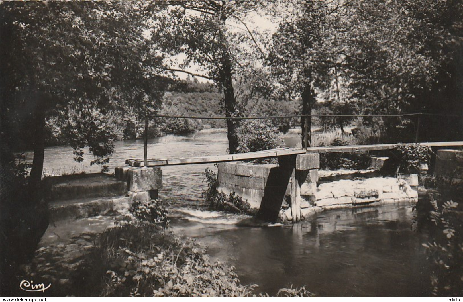 ***  86  ***  LIGUGE  Passerelle Sur Le Clain à Moulin Timbrée TTB - Other & Unclassified