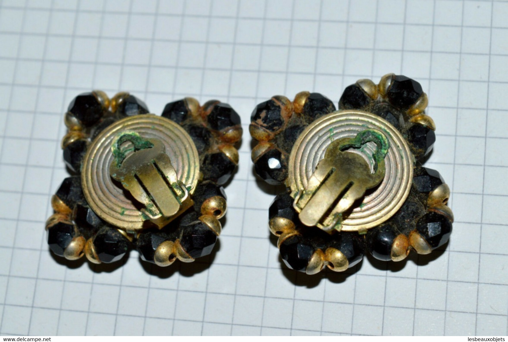 JOLIE PAIRE De BOUCLES D'OREILLES Perles Facettes Noires Réf. 19024061111-12 - Orecchini