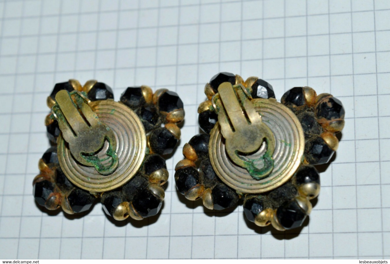 JOLIE PAIRE De BOUCLES D'OREILLES Perles Facettes Noires Réf. 19024061111-12 - Orecchini