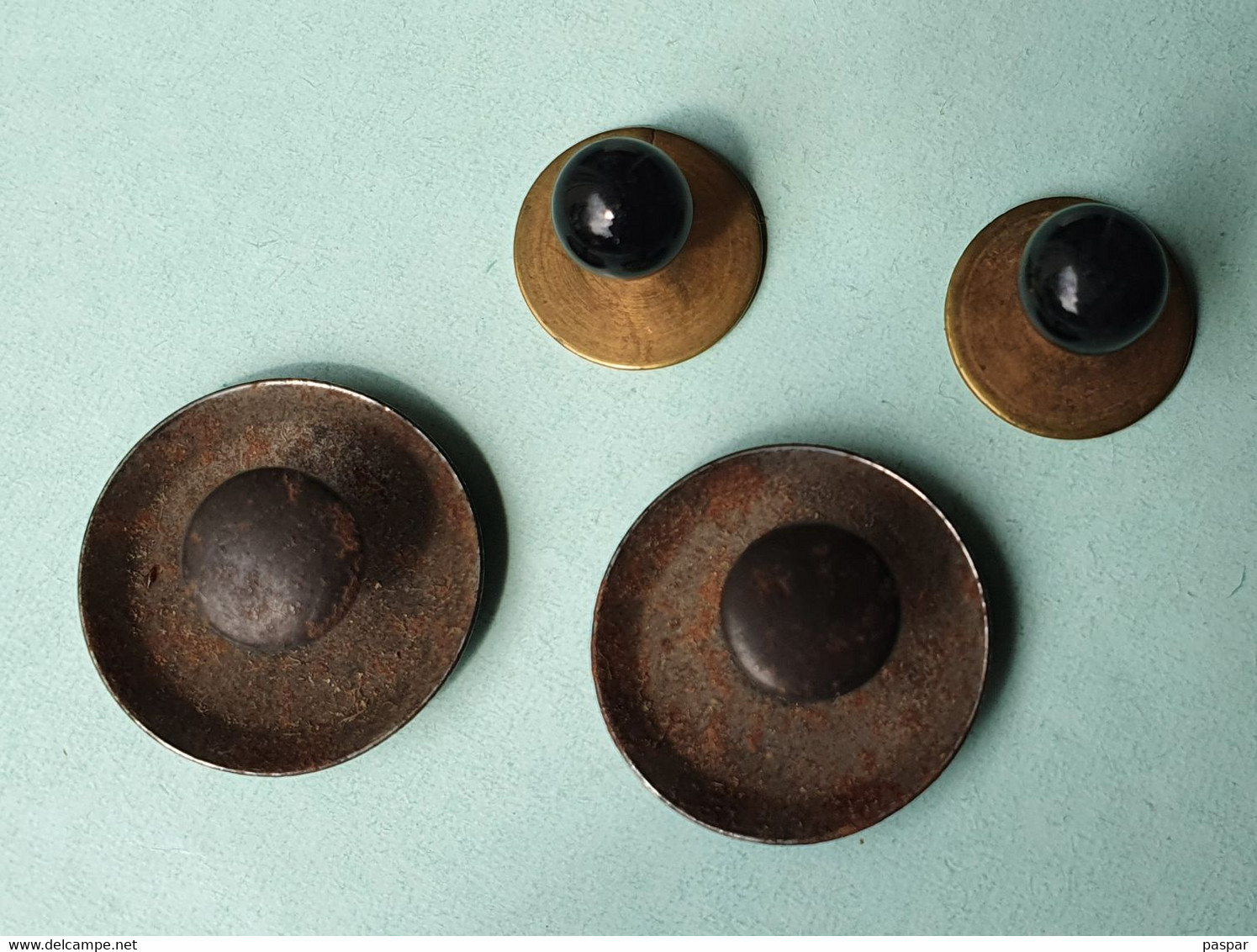 Lot De 2 Paires De Boutons De Manchette Anciens - Botones De Cuello & De Puño