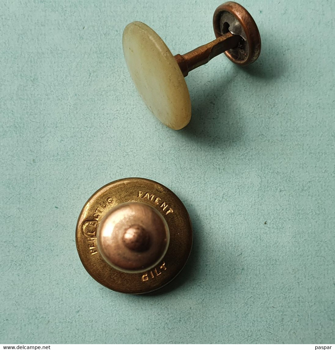 Lot De 2 Boutons De Manchette Anciens Dépareillés Dont Un Qui Pourrait être Plaqué Or (?) - Cuff Links & Studs