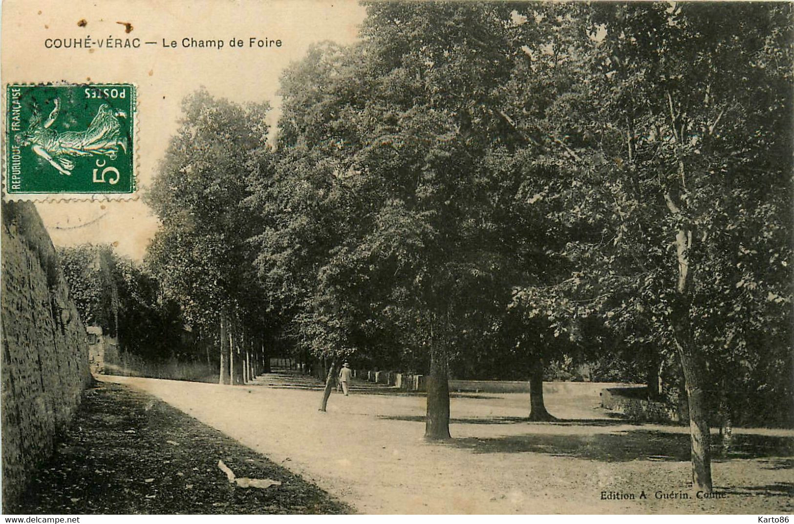 Couhé Vérac * Vue Sur Le Champ De Foire - Couhe