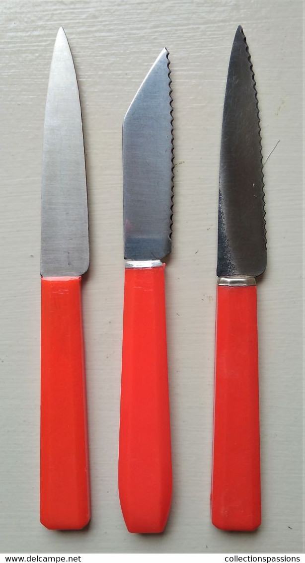 - Lot De 3 Couteaux. Année 70 - Orange - 1970 - Seventies - - Knives