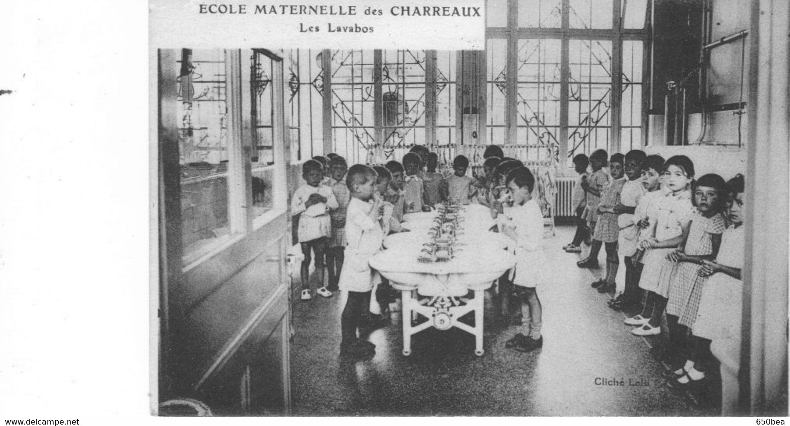 Chalon Sur Saône.Ecole Maternelle Des Charreaux.Les Lavabos. - Chalon Sur Saone