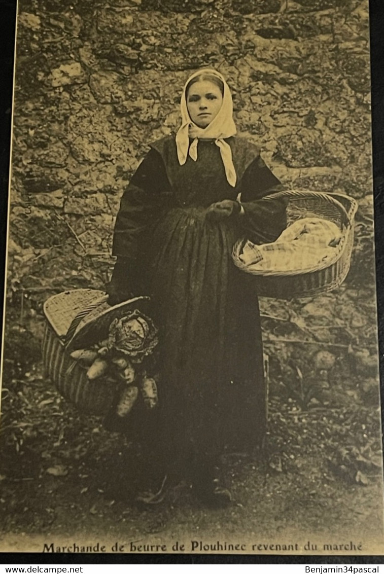 Cpa Finistère, Plouhinec , Marchande de Beurre revenant du Marché  ,Edition Cecodi d’après 1900 Qualité