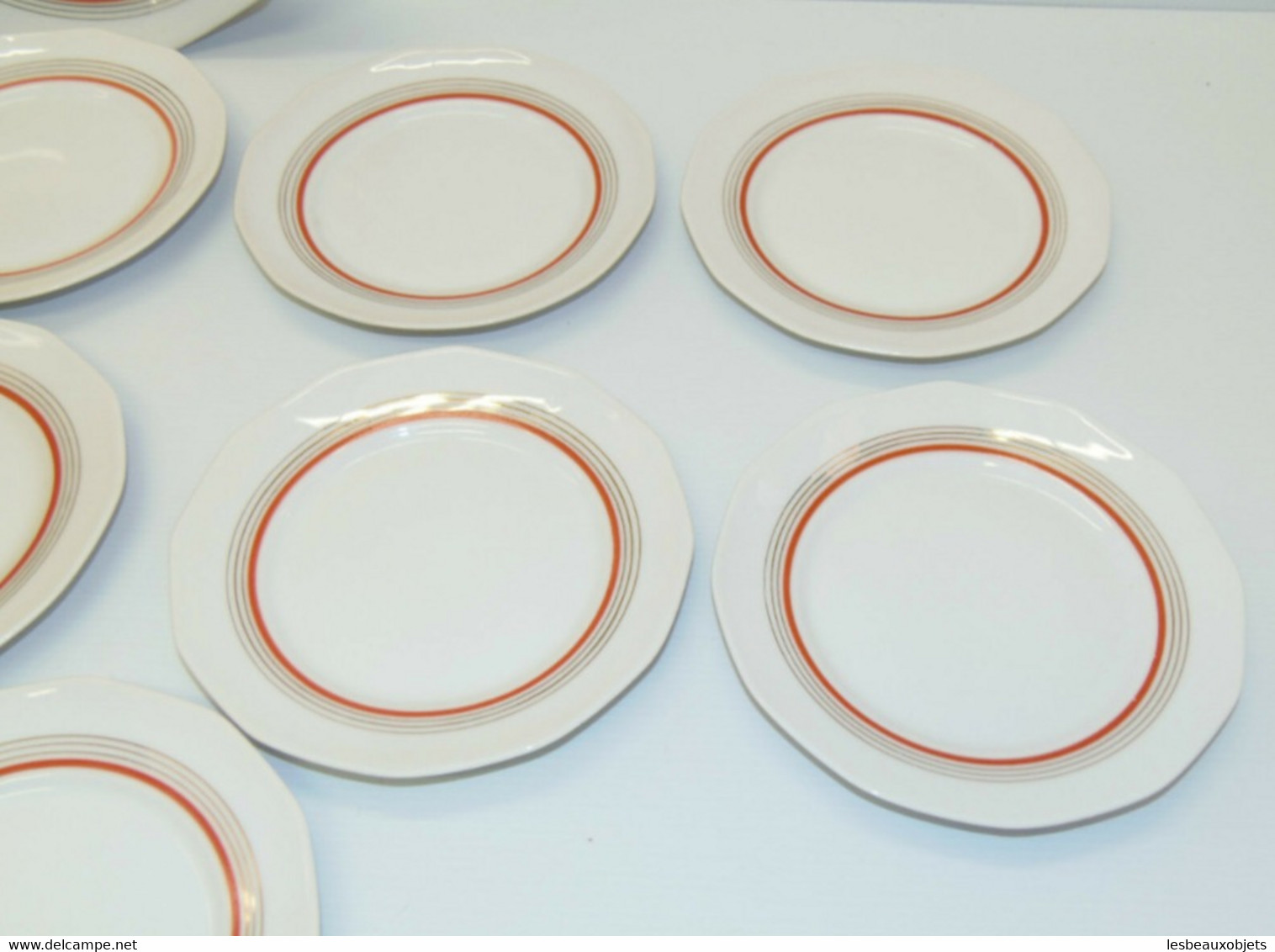 JOLI SERVICE A GATEAU PLAT Et 10 ASSIETTES Porcelaine Blanche Liserets Orange Déco Table COLLECTION  VITRINE - Altwasser (DEU)